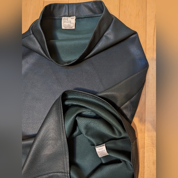 3rd Floor Studio pencil skirt - Picture 3 of 5